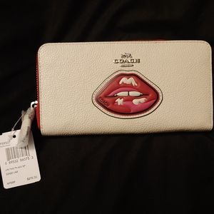 Coach Lips Accordion Zip Wallet